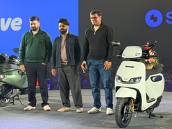 సింపుల్​ వేవ్ ఎలక్ట్రిక్ స్కూటర్..