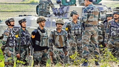 তেলঙ্গানার সেকেন্দ্রাবাদ ক্যান্টনমেন্টের মাদ্রাজ রেজিমেন্টে নিরাপত্তা ব্যবস্থাকে কার্যত প্রশ্নের মুখে দাঁড় করিয়ে দিয়েছে অস্ত্র ও বিপুল পরিমাণ গুলি চুরির ঘটনা। তেলঙ্গানার সেকেন্দ্রাবাদ ক্যান্টনমেন্টের মাদ্রাজ রেজিমেন্টে নিরাপত্তা ব্যবস্থাকে কার্যত প্রশ্নের মুখে দাঁড় করিয়ে দিয়েছে অস্ত্র ও বিপুল পরিমাণ গুলি চুরির ঘটনা।
