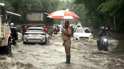 বৃহস্পতিবার দক্ষিণবঙ্গের আকাশ মূলত মেঘলা থাকবে। (ANI Video Grab) বৃহস্পতিবার দক্ষিণবঙ্গের আকাশ মূলত মেঘলা থাকবে। (ANI Video Grab)