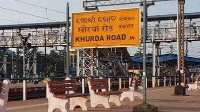 Odisha’s Palasa-Cuttack MEMU was detained after an engine fire was reported; railway teams rushed to Khurda Road to restore OHE equipment. Odisha’s Palasa-Cuttack MEMU was detained after an engine fire was reported; railway teams rushed to Khurda Road to restore OHE equipment.