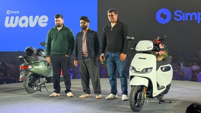 సింపుల్ వేవ్ ఎలక్ట్రిక్ స్కూటర్.. సింపుల్ వేవ్ ఎలక్ట్రిక్ స్కూటర్..