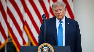 Trump administration tightens immigration pressure, demanding states report undocumented immigrants or risk funds. (Bloomberg) Trump administration tightens immigration pressure, demanding states report undocumented immigrants or risk funds. (Bloomberg)