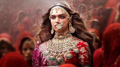 পদ্মাবত ছবিতে দীপিকা পাড়ুকোন। (IMDb) পদ্মাবত ছবিতে দীপিকা পাড়ুকোন। (IMDb)