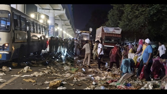With garbage continuing to pile up across Bahadurgarh and other towns, authorities have resorted to night-time clearance drives under police protection. (HT Photo)
