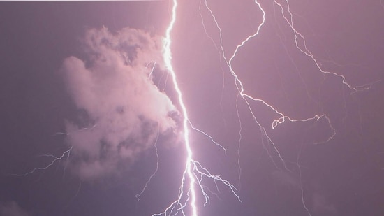 Michigan skies saw a lot of lightning amid severe thunderstorm warning. Image for representational purposes. (Unsplash)