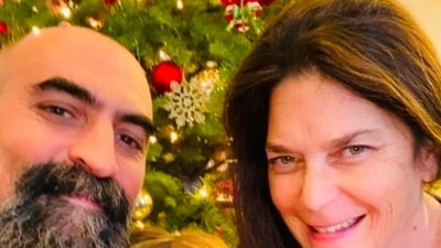 A self-styled investigator flagged a red tag on the door of Annie Guthrie and Tommaso Cioni's home. (X/@JLRINVESTIGATES)