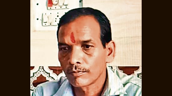 The victim, identified as Mewalal, was on his way to duty around 5.30 am when he allegedly came in contact with a live wire. (HT)
