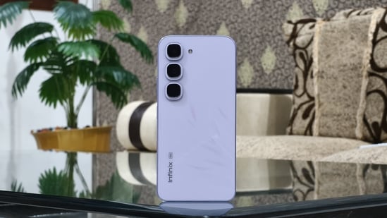 Infinix gives the HOT 70 Pro distinctive finishes that react to temperature, UV light and movement. (Shubh Bhushan - Hindustan Times)