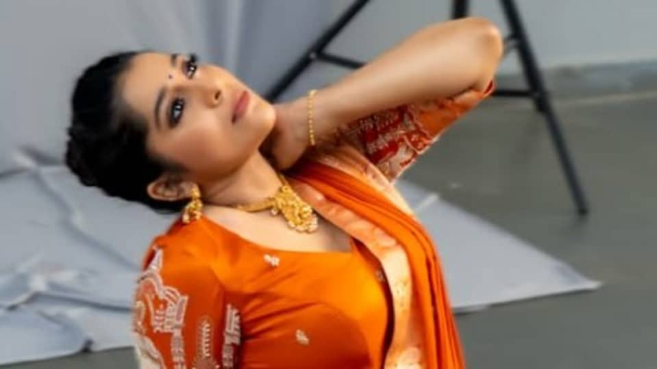 <p>టీవీ షోలు, సినిమాలతో తెలుగు ఆడియన్స్ ను ఎంటర్ టైన్ చేస్తోంది రష్మీ గౌతమ్. సోషల్ మీడియాలోనూ ఈ భామ యాక్టివ్ గా ఉంటుంది.</p>(instagram-Rashmi Gautam)