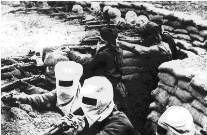 Indian soldiers wearing gas masks, September 1915 (Indian Embassy in Brussels) Indian soldiers wearing gas masks, September 1915 (Indian Embassy in Brussels)