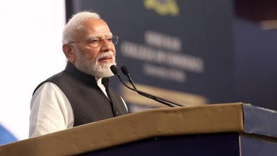 GDP বৃদ্ধির পরিসংখ্যান নিয়ে সমালোচনার প্রসঙ্গ টেনে প্রধানমন্ত্রী বলেন, 'কিছু লোকের এই অঙ্ক হজম হয়নি।' ( ) GDP বৃদ্ধির পরিসংখ্যান নিয়ে সমালোচনার প্রসঙ্গ টেনে প্রধানমন্ত্রী বলেন, 'কিছু লোকের এই অঙ্ক হজম হয়নি।' ( )