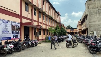 ঝিরম মাওবাদী হামলায় অভিযুক্ত ১০ জনকেই দোষী সাব্যস্ত NIA আদালতে (ANI Video Grab) ঝিরম মাওবাদী হামলায় অভিযুক্ত ১০ জনকেই দোষী সাব্যস্ত NIA আদালতে (ANI Video Grab)