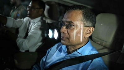 মার্কিন প্রেসিডেন্ট ডোনাল্ড ট্রাম্পের সঙ্গে তারেক রহমানের বৈঠক হতে পারে বলে জানিয়েছেন হুমায়ুন কবির। (AFP)