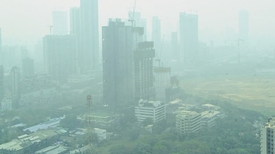 A view of the skyscrapers in the smog at Mahalaxmi in Mumbai. (Bhushan Koyande/ HT Photo) A view of the skyscrapers in the smog at Mahalaxmi in Mumbai. (Bhushan Koyande/ HT Photo)
