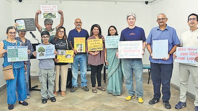 Mumbai, India - Sept. 5, 2026: A hundred-odd Breach Candy residents turned up at Cymroza Art Gallery on concerns over what the proposed Coastal Road Gardens could mean for the neighbourhood and its infrastructure, in Mumbai, India, on Saturday, September 5, 2026. (Photo by Anshuman Poyrekar/Hindustan Times) (Anshuman Poyrekar/HT Photo) Mumbai, India - Sept. 5, 2026: A hundred-odd Breach Candy residents turned up at Cymroza Art Gallery on concerns over what the proposed Coastal Road Gardens could mean for the neighbourhood and its infrastructure, in Mumbai, India, on Saturday, September 5, 2026. (Photo by Anshuman Poyrekar/Hindustan Times) (Anshuman Poyrekar/HT Photo)
