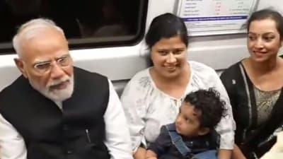 PM Modi takes Delhi Metro to reach SRCC to take part in college's centenary celebrations. PM Modi takes Delhi Metro to reach SRCC to take part in college's centenary celebrations.