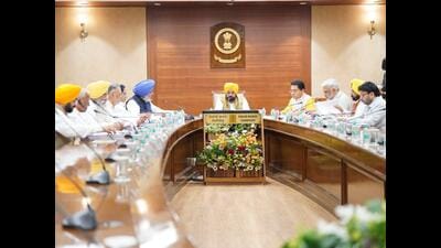 The storage crunch has created a peculiar situation for the government. (HT)