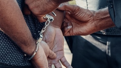 পুনের লোহাগড় ফোর্টে রিয়েলটর কেতন আগরওয়ালকে খুনের ঘটনায় তদন্তে নতুন মোড়। পুনের লোহাগড় ফোর্টে রিয়েলটর কেতন আগরওয়ালকে খুনের ঘটনায় তদন্তে নতুন মোড়।