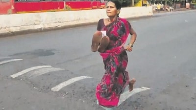 Help pours in for woman who ran marathon barefoot to win ₹3,000 for daughters’ studies Help pours in for woman who ran marathon barefoot to win ₹3,000 for daughters’ studies