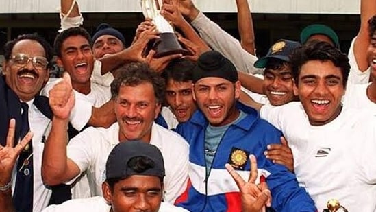 The Indian U19 team that won the trophy in 2000.