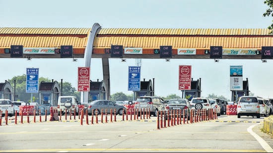 The relief follows a long-standing demand by local residents affected by the 165-km expressway connecting Greater Noida and Agra. (Hindustan Times)