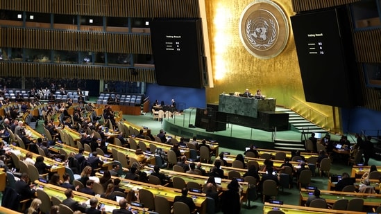 The resolution received support from 164 countries. The United States voted against it, while six other states abstained.