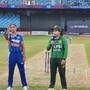 ভারতীয় অধিনায়ক হরমনপ্রীত কৌর এবং পাকিস্তানের অধিনায়ক ফতিমা সানা টসের সময় একে অপরের সঙ্গে হাত মেলাননি।