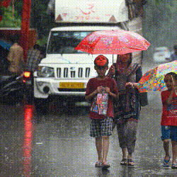 Heavy showers to lash parts of India on Sunday, rain spell to continue Monday