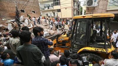 A labourer at the building also died. (Sanchit Khanna/HT Photo) A labourer at the building also died. (Sanchit Khanna/HT Photo)