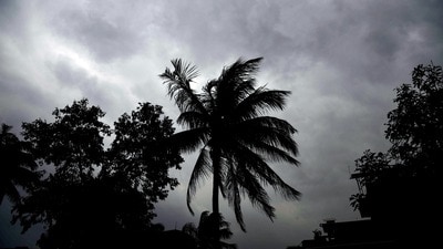 তিলোত্তমায় মেঘলা আকাশ, রবিবার ফের কোন কোন জেলায় সতর্কতা? (ছবিটি প্রতীকী, সৌজন্যে এএনআই) তিলোত্তমায় মেঘলা আকাশ, রবিবার ফের কোন কোন জেলায় সতর্কতা? (ছবিটি প্রতীকী, সৌজন্যে এএনআই)
