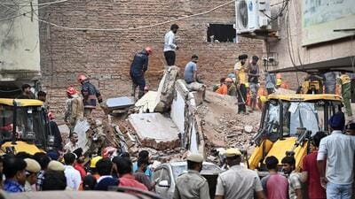 At least five people, including two labourers, had been confirmed dead, as of midnight. (Sanchit Khanna/HT Photo)