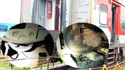 বিহারে লাইনচ্যুত আলিপুরদুয়ার-দিল্লি মহানন্দা এক্সপ্রেস (সৌজন্যে টুইটার)