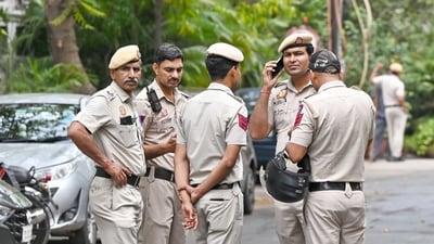 According to police, the victim and the two men were initially standing together. (Sanjeev Verma/ Hindustan Times\ representational image) According to police, the victim and the two men were initially standing together. (Sanjeev Verma/ Hindustan Times\ representational image)