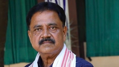 হঠাৎ হার্ট অ্য়াটাক! মৃত্যুর কোলে ঢোলে পড়লেন ঝাড়খণ্ডের মন্ত্রী হঠাৎ হার্ট অ্য়াটাক! মৃত্যুর কোলে ঢোলে পড়লেন ঝাড়খণ্ডের মন্ত্রী