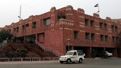 জওহরলাল নেহরু বিশ্ববিদ্যালয় (JNU)-এর এক অধ্যাপকের বিরুদ্ধে যৌন হেনস্থার গুরুতর অভিযোগ তুলেছেন ১১ জন পড়ুয়া জওহরলাল নেহরু বিশ্ববিদ্যালয় (JNU)-এর এক অধ্যাপকের বিরুদ্ধে যৌন হেনস্থার গুরুতর অভিযোগ তুলেছেন ১১ জন পড়ুয়া