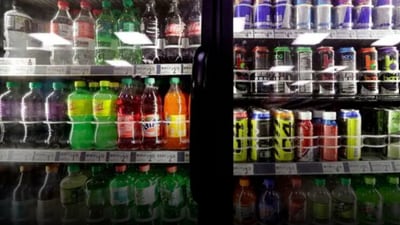 Officials also found soda bottles with labelling that did not meet FSSAI requirements. (Mint) Officials also found soda bottles with labelling that did not meet FSSAI requirements. (Mint)