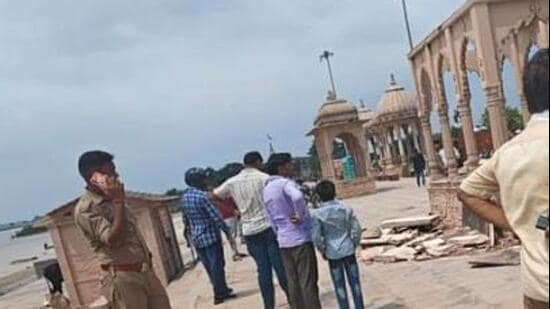 District magistrate Deepak Meena ordered an inquiry into the allegations and a technical inspection of the structure. (HT)