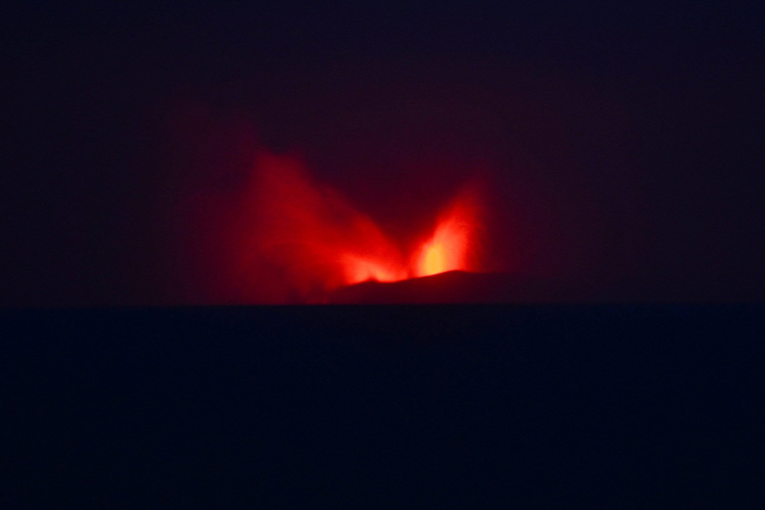 Mount Anak Krakatau volcano spews hot lava as seen from Pasauran village in Serang, Banten province, Indonesia, September 5. (REUTERS)