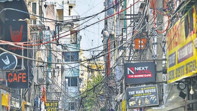 A visit by HT found buildings with poor ventilation, dilapidated furniture, weak walls, and narrow corridors. (Sanchit Khanna/HT Photo) A visit by HT found buildings with poor ventilation, dilapidated furniture, weak walls, and narrow corridors. (Sanchit Khanna/HT Photo)