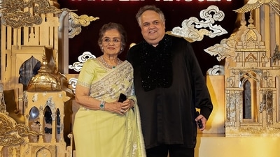 Veteran actor Asha Parekh wore a customised saree that features archival craftsmanship, intricate Indian embroidery, and heritage couture. (abujanisandeepkhosla/Instagram) Veteran actor Asha Parekh wore a customised saree that features archival craftsmanship, intricate Indian embroidery, and heritage couture. (abujanisandeepkhosla/Instagram)