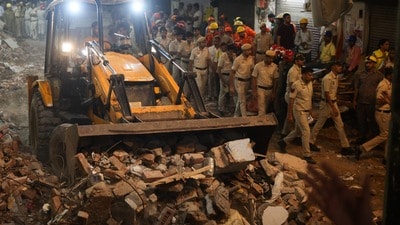 ঘটনাস্থলে উদ্ধারকাজ চালানোর পাশাপাশি ক্ষতিগ্রস্তদের প্রয়োজনীয় সহায়তা দেওয়ার নির্দেশ দেওয়া হয়েছে পিএমও-র তরফ থেকে (REUTERS)
