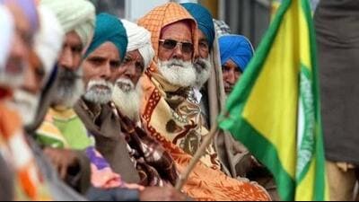 In Sirsa’s Kharian village, mason Ravir Mayal has been using social media to mobilise construction workers and raj-mistris across the state. (HT File) In Sirsa’s Kharian village, mason Ravir Mayal has been using social media to mobilise construction workers and raj-mistris across the state. (HT File)