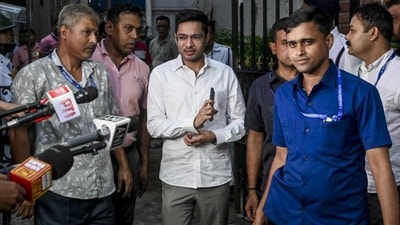 ক্যামাক স্ট্রিটে তৃণমূলের কার্যালয়ের সাইনবোর্ড খোলা নিয়ে মামলায় সুপ্রিম কোর্টে ধাক্কা খেল কালীঘাট শিবির। (HT_PRINT) ক্যামাক স্ট্রিটে তৃণমূলের কার্যালয়ের সাইনবোর্ড খোলা নিয়ে মামলায় সুপ্রিম কোর্টে ধাক্কা খেল কালীঘাট শিবির। (HT_PRINT)