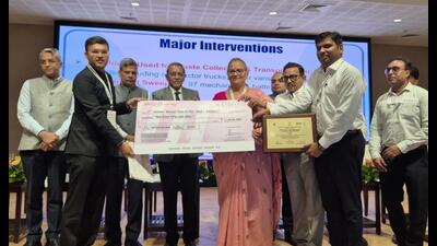 Mayor Sushma Kharkwal and municipal commissioner Gaurav Kumar receive the Clean Air Survey 2026 awards in New Delhi on Monday. (Sourced) Mayor Sushma Kharkwal and municipal commissioner Gaurav Kumar receive the Clean Air Survey 2026 awards in New Delhi on Monday. (Sourced)