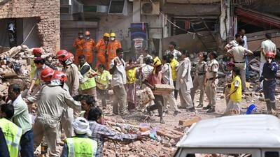 Rescue operations and clearing underway on the second day after the building collapsed. (Sanchit Khanna/HT Photo)
