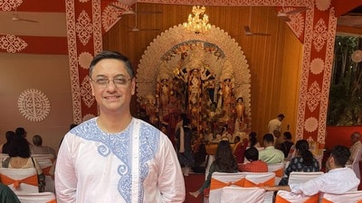 ‘দুর্গাপুজোর নবমী, দশমীতে প্রসাদে মাংস হয়, কোনও নাক গলানো…’এবার PMর উপদেষ্টা সঞ্জীব সন্যাল সরব