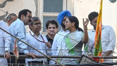 Delhi Chief Minister Rekha Gupta is seen with Municipal Corporation of Delhi (MCD) Commissioner Sanjeev Khirwar during her visit to the site of a collapsed building in Satya Niketan, New Delhi, India, on Monday, September 7, 2026. (Hindustan Times) Delhi Chief Minister Rekha Gupta is seen with Municipal Corporation of Delhi (MCD) Commissioner Sanjeev Khirwar during her visit to the site of a collapsed building in Satya Niketan, New Delhi, India, on Monday, September 7, 2026. (Hindustan Times)