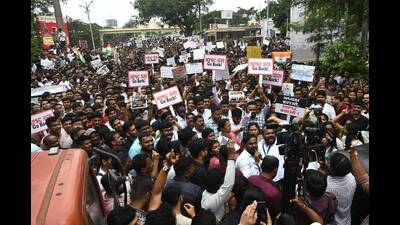 The protest march “Aakrosh Morcha” began from Omkareshwar Temple Chowk and culminated at the district collectorate. (HT PHOTO) The protest march “Aakrosh Morcha” began from Omkareshwar Temple Chowk and culminated at the district collectorate. (HT PHOTO)