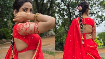 <p>కార్తీక దీపం 2 సీరియల్ లో జ్యోత్స్న క్యారెక్టర్ లో అదరగొడుతున్న గాయత్రి సింహాద్రి తాజాగా సోషల్ మీడియాలో ట్రెండింగ్ టాపిక్ గా మారింది. </p> (instagram-Gayathri Munni) <p>కార్తీక దీపం 2 సీరియల్ లో జ్యోత్స్న క్యారెక్టర్ లో అదరగొడుతున్న గాయత్రి సింహాద్రి తాజాగా సోషల్ మీడియాలో ట్రెండింగ్ టాపిక్ గా మారింది. </p> (instagram-Gayathri Munni)