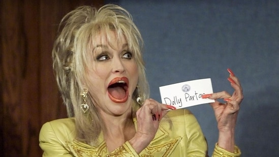 Dolly Parton’s sister Stella has urged fans to show compassion and stop sharing “fake AI garbage”, (REUTERS)